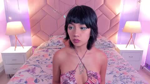 Yui LIn online show from March 12, 2025, 7:59 pm