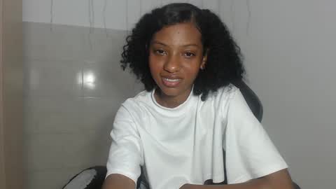 Snapshot of yukari_pr chatting on November 6, 2025, 7:04 pm YUKARI online show from November 6, 2025, 7:04 pm