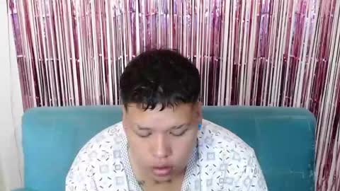 yul and val couple online show from December 3, 2025, 1:09 pm