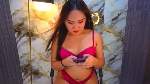yulia_lipps online show from May 21, 2026, 2:46 pm