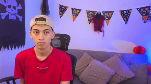 yulian_vasquez online show from October 12, 2025, 12:26 pm