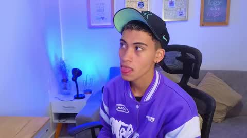 yulian_vasquez online show from December 5, 2025, 12:25 pm