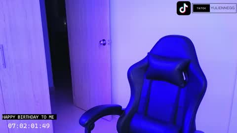 Yulienne online show from September 17, 2025, 2:57 am