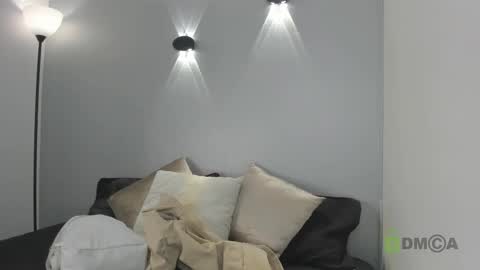 yulievans online show from January 12, 2025, 7:31 pm