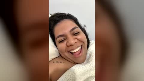 Yuli and SaraIndependent model online show from July 3, 2026, 5:03 am