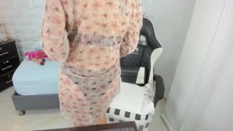 Y U L I T Z A online show from October 24, 2025, 3:30 pm