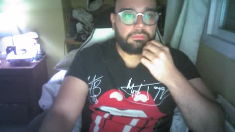 yulius_7 online show from November 5, 2025, 9:59 pm