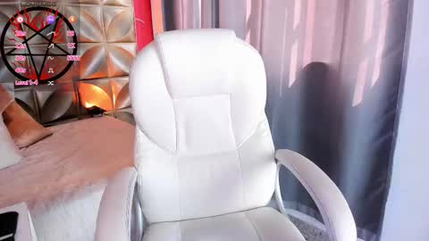 YUMEKO  online show from October 6, 2025, 1:52 pm