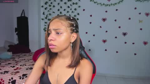yumi_hanna online show from April 27, 2026, 1:58 am