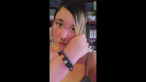 Snapshot of yumi_sapphire chatting on December 1, 2025, 2:22 pm Yumi Sapphire online show from December 1, 2025, 2:22 pm