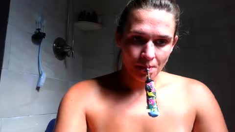 Snapshot of yumiepussyy chatting on October 1, 2025, 6:36 pm Payton kelly online show from October 1, 2025, 6:36 pm