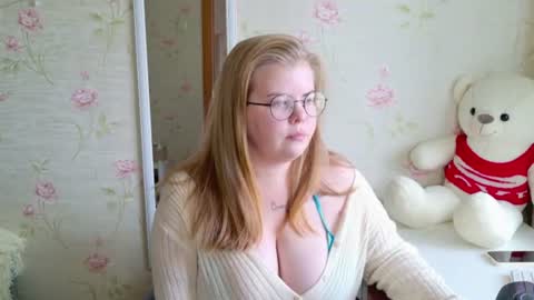 Polly online show from June 15, 2026, 12:29 pm