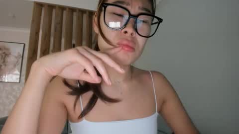 Yumi online show from October 13, 2025, 7:52 am