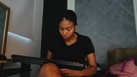 Snapshot of yummyduo chatting on October 4, 2025, 12:25 pm Yummyduo online show from October 4, 2025, 12:25 pm