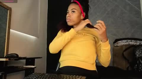 Snapshot of yummyduo chatting on October 23, 2025, 12:04 pm Yummyduo online show from October 23, 2025, 12:04 pm