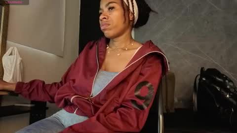 Snapshot of yummyduo chatting on October 27, 2025, 11:47 am Yummyduo online show from October 27, 2025, 11:47 am