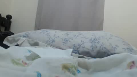 Snapshot of yummyhotclit4 chatting on February 9, 2026, 9:24 am jessy online show from February 9, 2026, 9:24 am