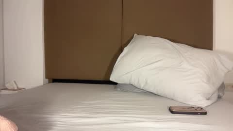 Snapshot of yuna_22 chatting on October 22, 2025, 11:43 am Luna online show from October 22, 2025, 11:43 am