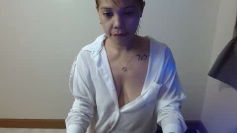 yunahuntrixx online show from May 30, 2026, 10:34 am