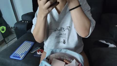 Snapshot of yungelitamor_ chatting on April 3, 2026, 4:43 am ELITA online show from April 3, 2026, 4:43 am