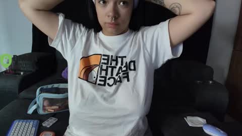 Snapshot of yungelitamor_ chatting on April 8, 2026, 4:56 am ELITA online show from April 8, 2026, 4:56 am