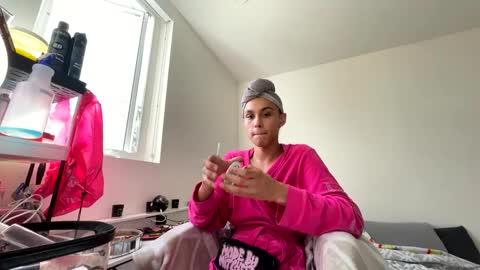 Snapshot of yungfemslut chatting on October 3, 2025, 10:07 pm BbyTSSLut online show from October 3, 2025, 10:07 pm