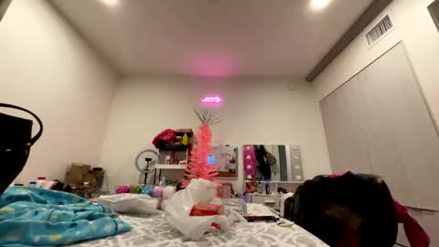 Snapshot of yungfemslut chatting on November 10, 2025, 2:21 am BbyTSSLut online show from November 10, 2025, 2:21 am