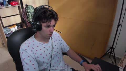 yurii_moody online show from December 27, 2024, 8:07 pm