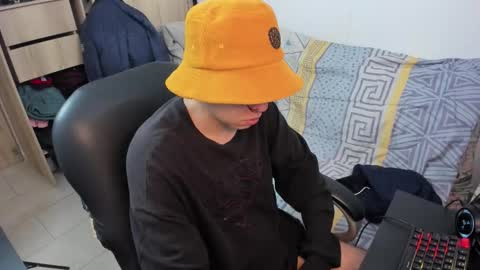 yurii_moody online show from February 1, 2026, 5:11 pm