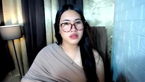 yuriyumixx_xoxo online show from November 8, 2025, 7:34 pm