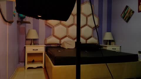 yvi online show from April 16, 2026, 12:06 pm