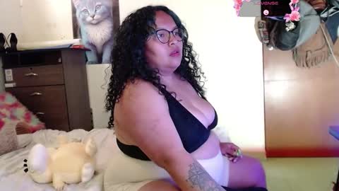 yvonn online show from November 10, 2025, 2:10 am