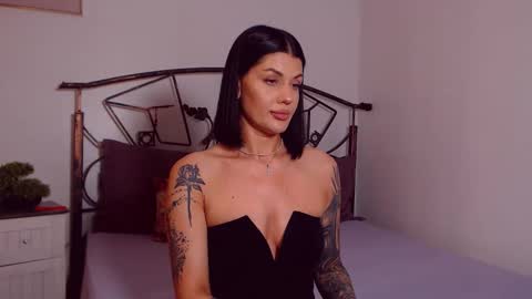 Snapshot of yvonneeverlee chatting on May 29, 2026, 7:56 pm I V Y online show from May 29, 2026, 7:56 pm