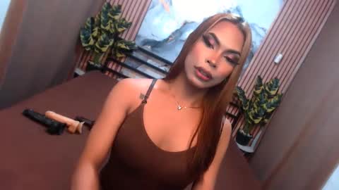 yvonnellvs online show from March 30, 2026, 5:03 pm