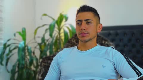 zachpri20 online show from October 11, 2025, 11:53 am