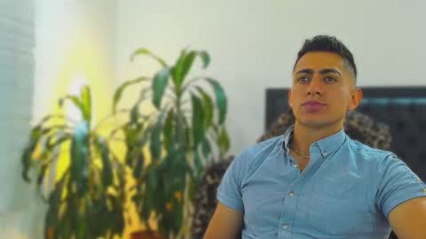 zachpri20 online show from October 13, 2025, 5:51 am