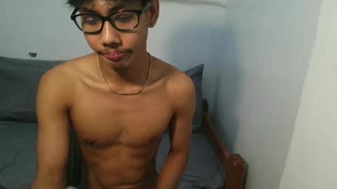 zack212003 online show from November 1, 2025, 2:19 pm