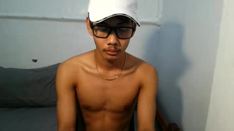 zack212003 online show from November 3, 2025, 11:04 pm