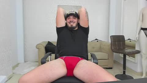 Snapshot of zackconnorsx chatting on December 9, 2024, 1:18 am Zack online show from December 9, 2024, 1:18 am
