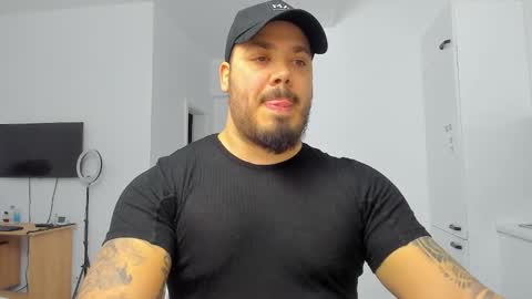 Snapshot of zackconnorsx chatting on March 2, 2025, 10:16 pm Zack online show from March 2, 2025, 10:16 pm