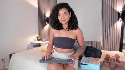 Snapshot of zafiiraa chatting on February 19, 2026, 7:37 am zafira online show from February 19, 2026, 7:37 am