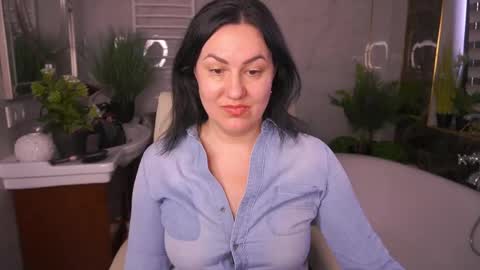 Snapshot of zafiramoonn chatting on April 28, 2026, 12:43 pm Zafiramoonn online show from April 28, 2026, 12:43 pm