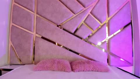 Claire  online show from November 1, 2025, 5:37 pm