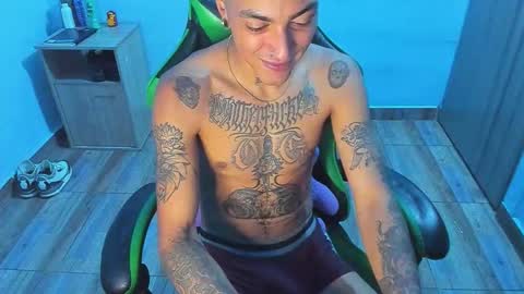 BiG Zafiro online show from December 22, 2025, 10:12 am