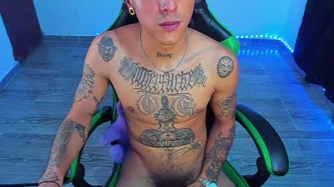 BiG Zafiro online show from May 16, 2026, 1:24 am