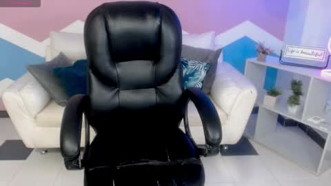 Zahira  online show from December 15, 2025, 5:50 pm