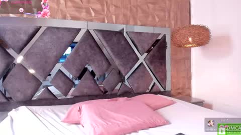 Snapshot of zamahara_rodriguez chatting on May 15, 2026, 7:43 pm Zamahara online show from May 15, 2026, 7:43 pm