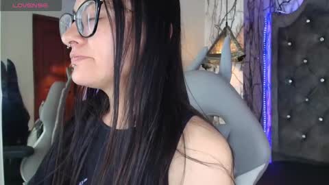 Snapshot of zami_escobar_of chatting on October 8, 2025, 8:28 pm online show from October 8, 2025, 8:28 pm