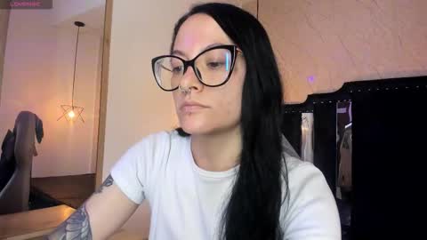   online show from November 18, 2025, 6:56 pm