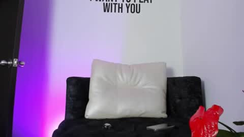 Snapshot of zamira_taylor chatting on February 27, 2025, 1:59 am zamira_taylor online show from February 27, 2025, 1:59 am